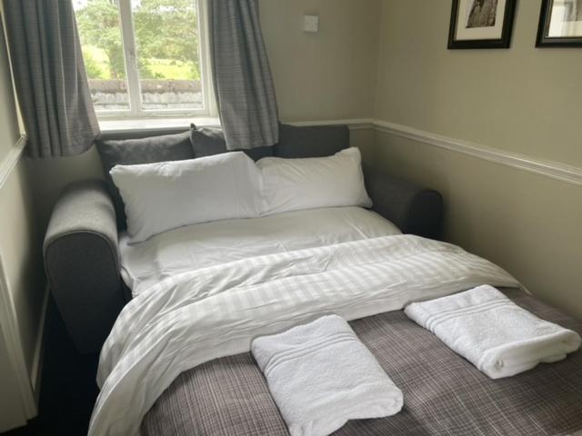 Holmrook The Bridge Inn מראה חיצוני תמונה
